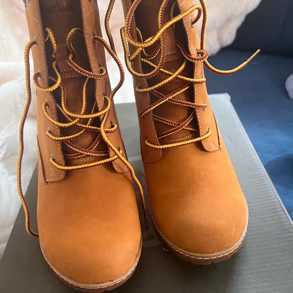 Timberland Women's Tan/Butter high heeled boots.